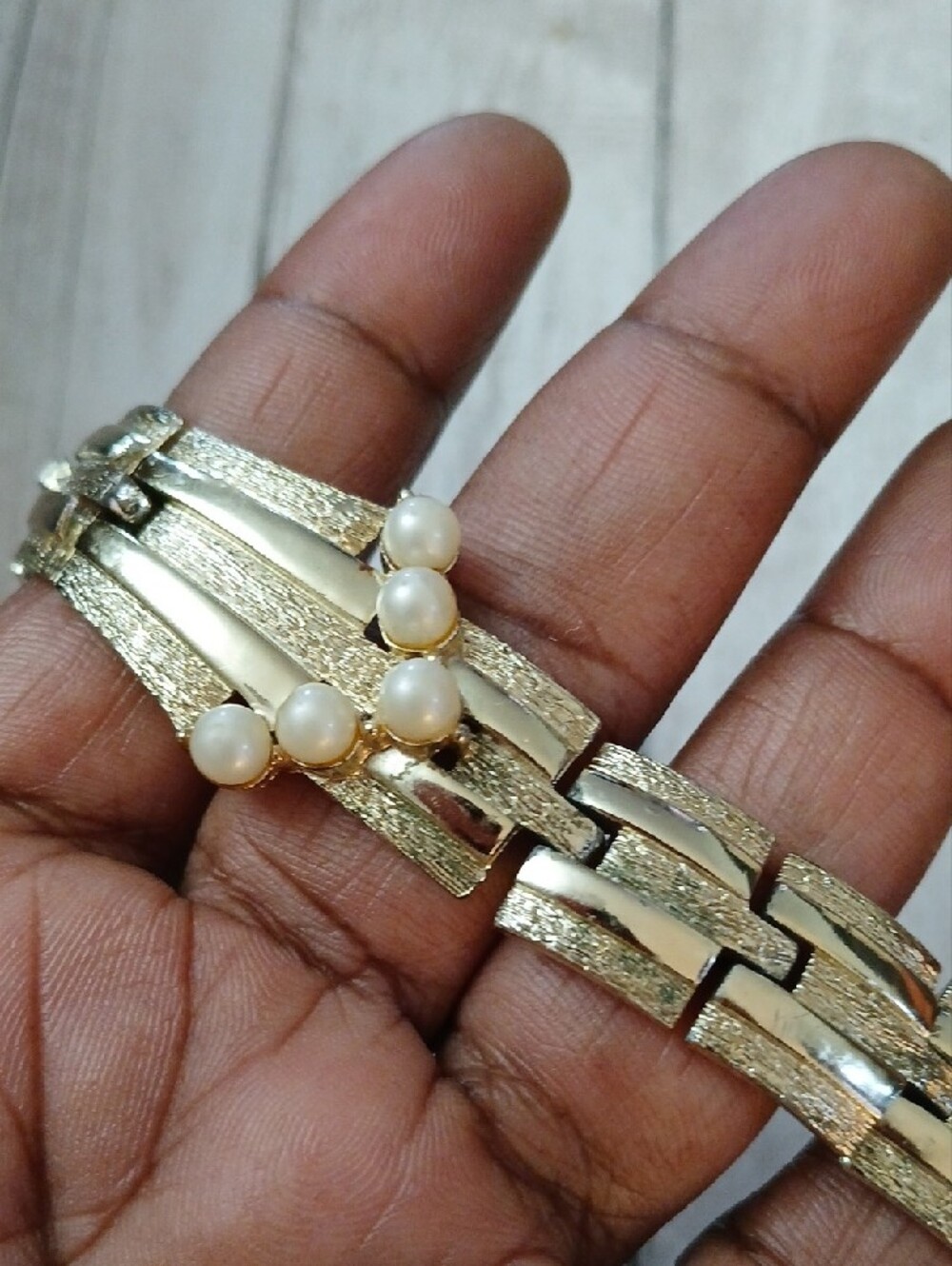 Vintage Pegasus Coro Gold-Tone Bracelet with Pearl Accents - Picture 4 of 7